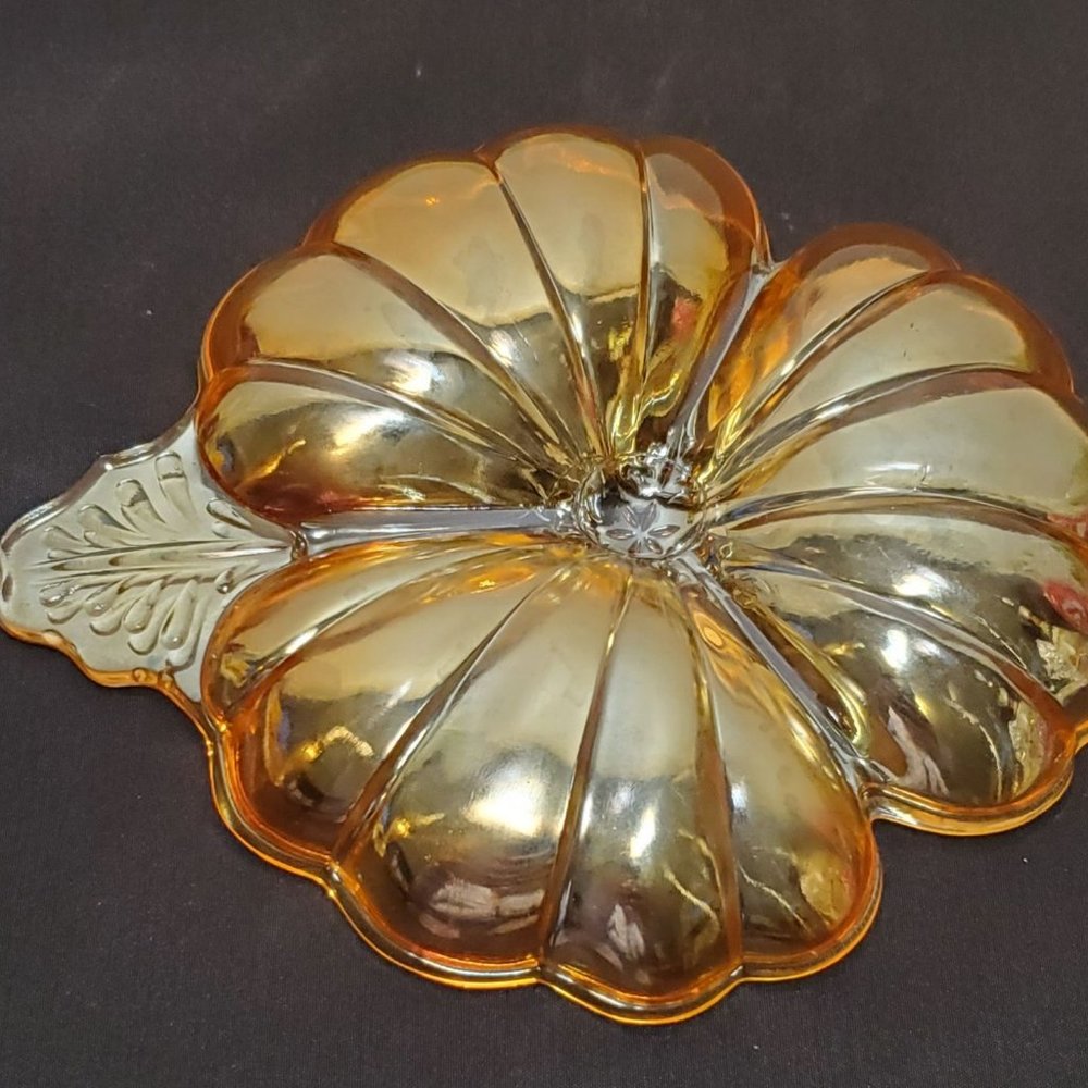 2 Vintage Jeanette Glass 3 Part Clover Shape Dish - Picture 4 of 6